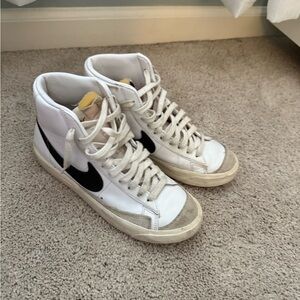 Women’s Nike blazer sneakers!